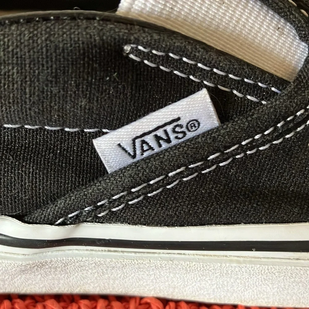 Vans Off the wall Black Men’s Black Slip-0n Boat Shoe Men’s Sz 7 1/2 Women Sz 9